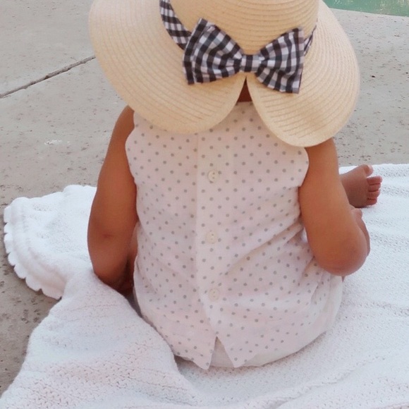 Pili Carrera Baby Girl Linen Blouse and Bloomers Set - Picture 14 of 15